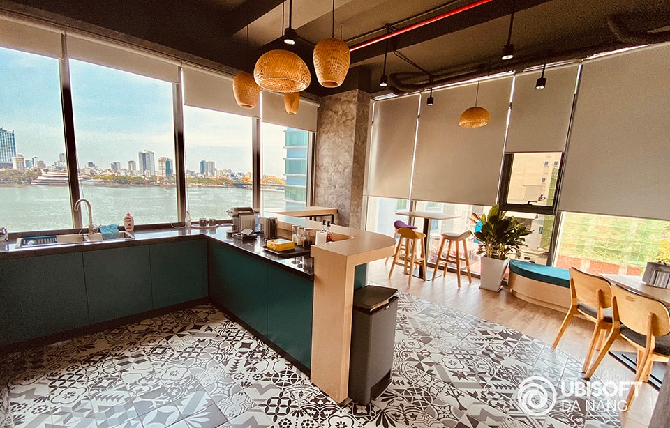 [UN] [News] Ubisoft Da Nang Studio Opens Its Doors - WORLD CLASS QUALITY WORKSPACE 2