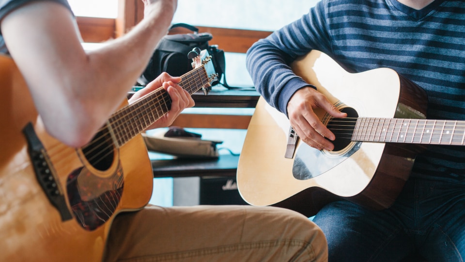 Learn how to play guitar in 17 easy steps - National Guitar Academy