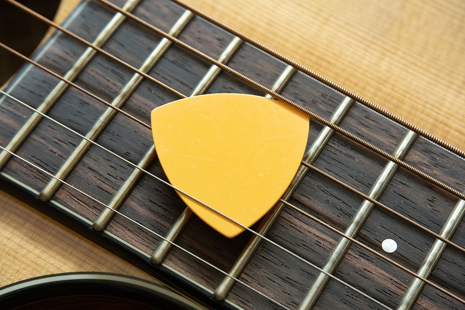 [RS+] What Guitar Pick Materials Can I Choose From?