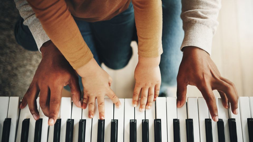 [RS+] How To Teach Yourself Piano: 6 Simple Ways SEO Article - What Are Some Song Choices for Beginners?